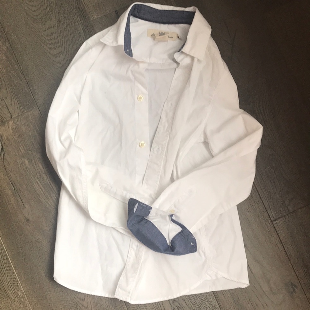 Buttons shirt, white with navy detail